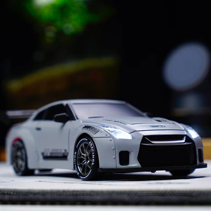 RC Mini Car Racing Drift – Model 1/24

Przeżyj emocje prawdziwego wyścigu w miniaturze! 🚗💨 Nasz RC Mini Car Racing Drift w skali 1/24 to idealny wybór dla małych i dużych fanów szybkiej jazdy.