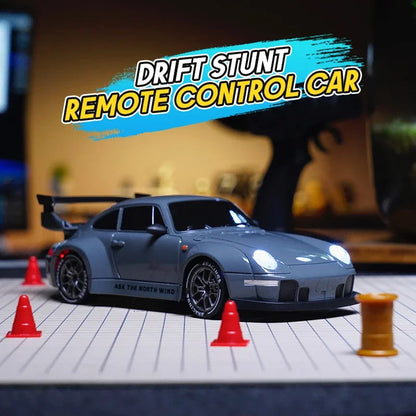 RC Mini Car Racing Drift – Model 1/24

Przeżyj emocje prawdziwego wyścigu w miniaturze! 🚗💨 Nasz RC Mini Car Racing Drift w skali 1/24 to idealny wybór dla małych i dużych fanów szybkiej jazdy.