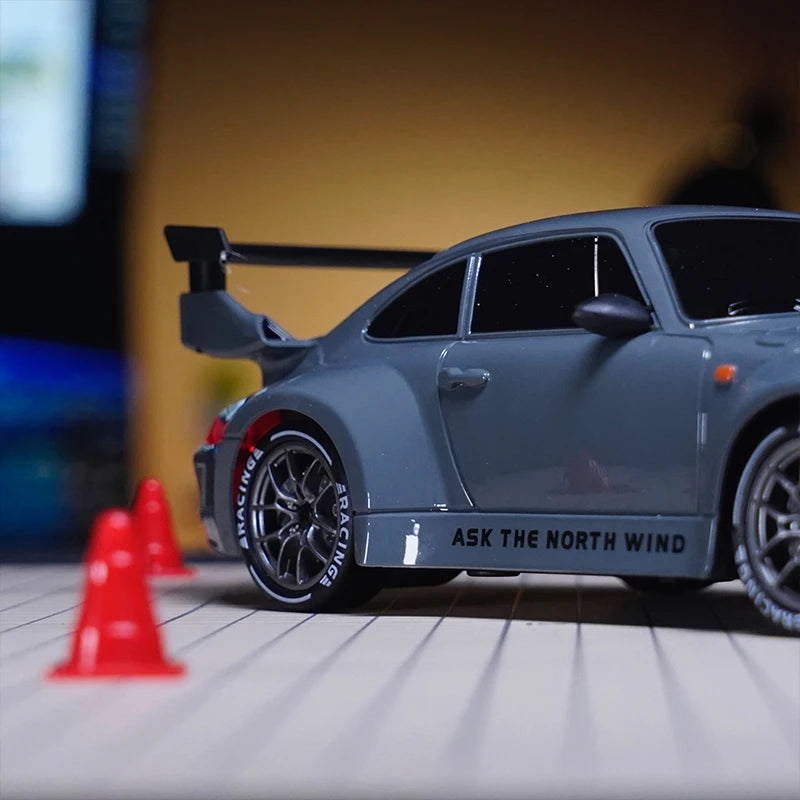 RC Mini Car Racing Drift – Model 1/24

Przeżyj emocje prawdziwego wyścigu w miniaturze! 🚗💨 Nasz RC Mini Car Racing Drift w skali 1/24 to idealny wybór dla małych i dużych fanów szybkiej jazdy.