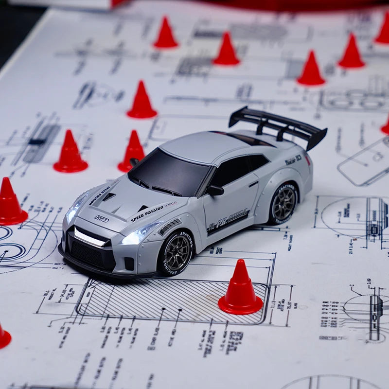 RC Mini Car Racing Drift – Model 1/24

Przeżyj emocje prawdziwego wyścigu w miniaturze! 🚗💨 Nasz RC Mini Car Racing Drift w skali 1/24 to idealny wybór dla małych i dużych fanów szybkiej jazdy.